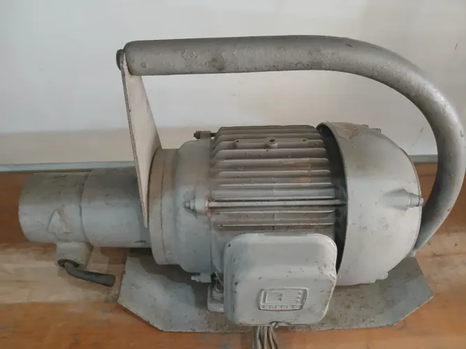 Motor para vibrador de concreto elétrico trifásico 220 volts