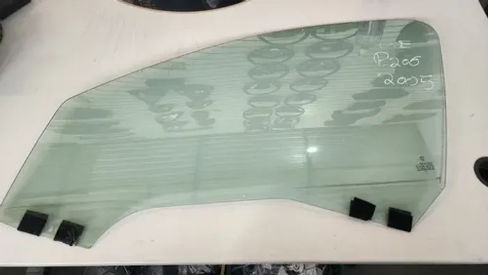 Vidro Porta Dianteira Esquerda Peugeot 206 2005 1580