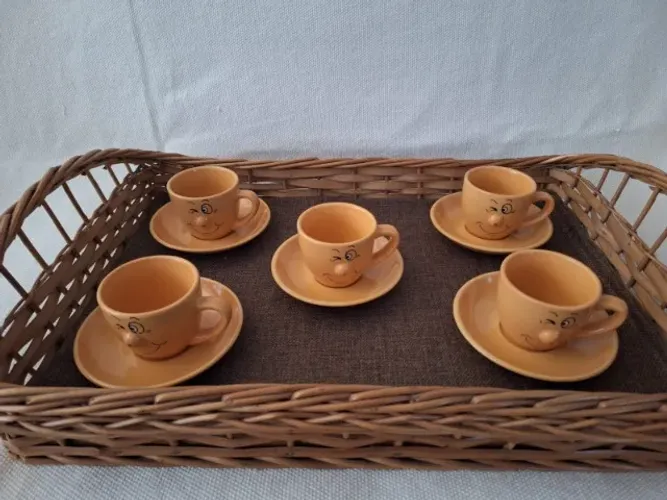 Jogo com 5 Xícaras de Café Divertidas com Rosto