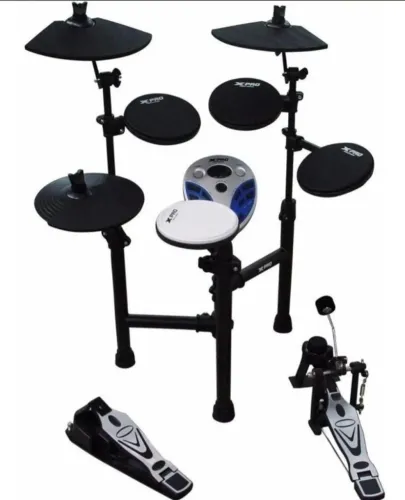 Bateria eletrônica Ed1 X-Pro, marca C. Ibañez, acompanha banco e baquetas