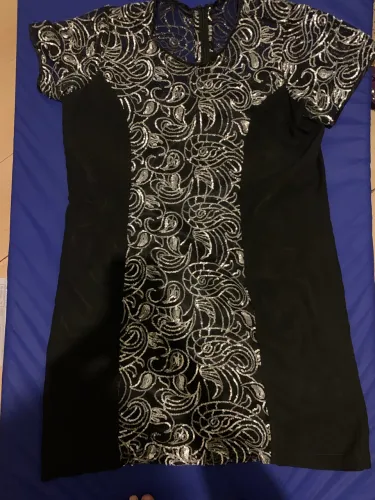 Vestido de Festa Preto com Lantejoulas Prateadas