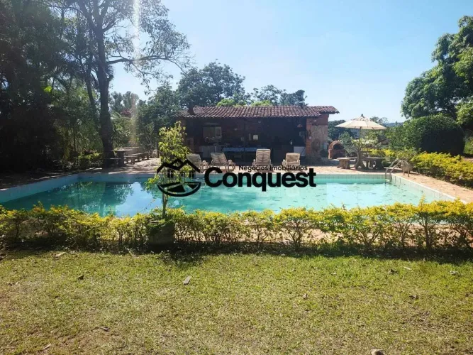 Vendo Linda casa dentro Condominio Vale Ouro lote de 3.000 metros e lazer completo !
