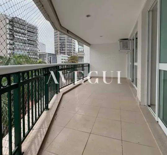 Apartamento de 138m² no Leblon ??? 3 suítes, 4 vagas, vista livre e infraestrutura complet