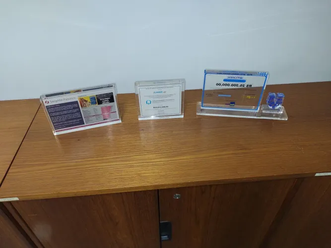 Placas acrílicas em perfeito estado, 3u, usadas, bom estado.