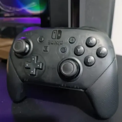 Tenho 3 controles novos sem uso 100% ORIGINAL.