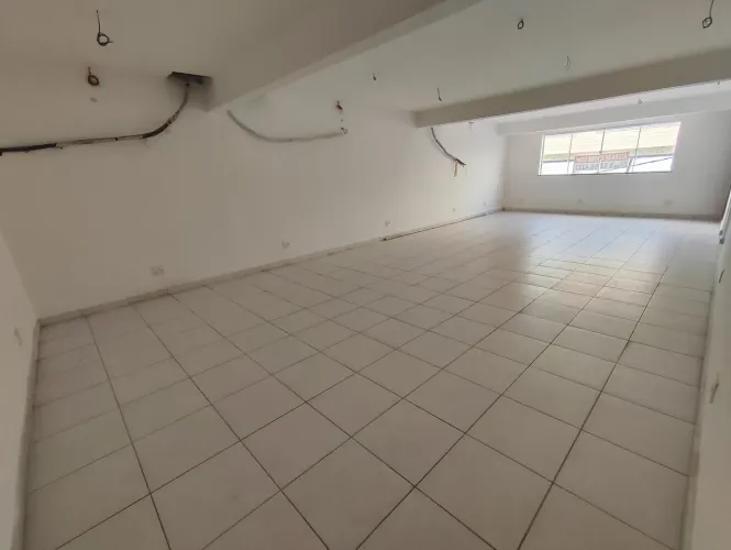 Salas comerciais, total de 06 (seis) por andar - Centro, Macaé