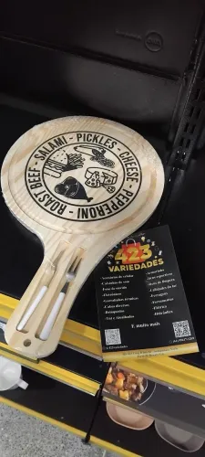 Tábua para frios com talheres