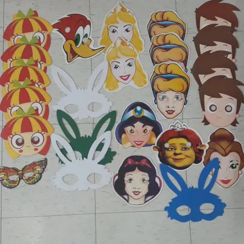 Máscaras infantis de personagens - Diversas opções!