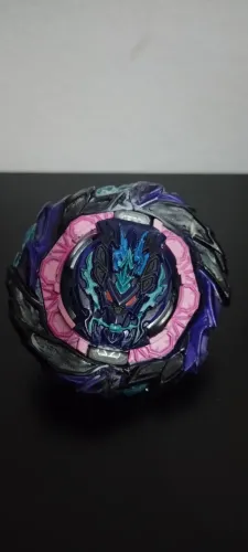 Beyblade roar bahamut usado