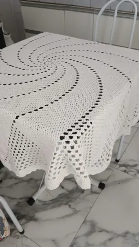 Linda toalha de mesa em barbante