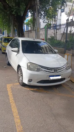 Toyota Etios XLS Sedan 1.5 Flex 16V 4P Mec. 2015