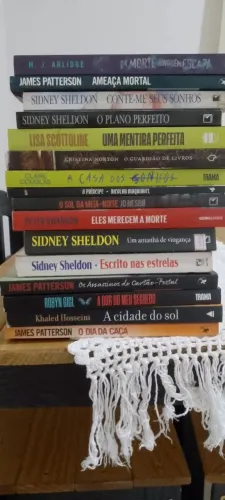 Livros de suspense diversos bom pra revender