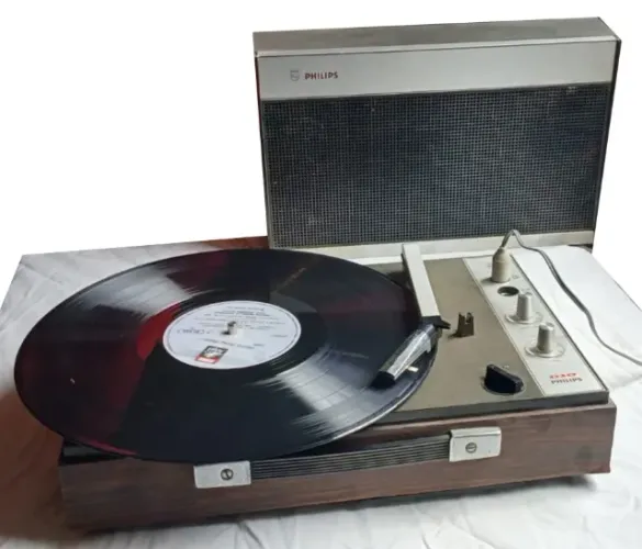 Toca Disco Philips 06 Gf 610 (maleta) Marrom-claro (Usado)
