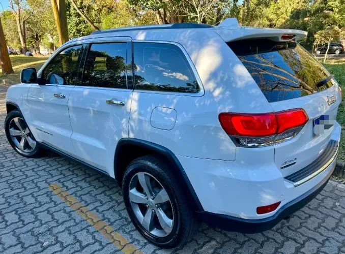 Jeep Grand Cherokee Limited 3.0 TB Dies. AUT 2015