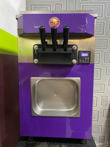 ? VENDO MÁQUINA DE AÇAÍ FROZEN / SORVETE EXPRESSO Rimaq Degust CMS72 ? 2 cubas e 3 bicos