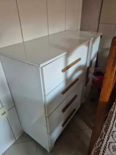 Comoda para quarto de bebê 