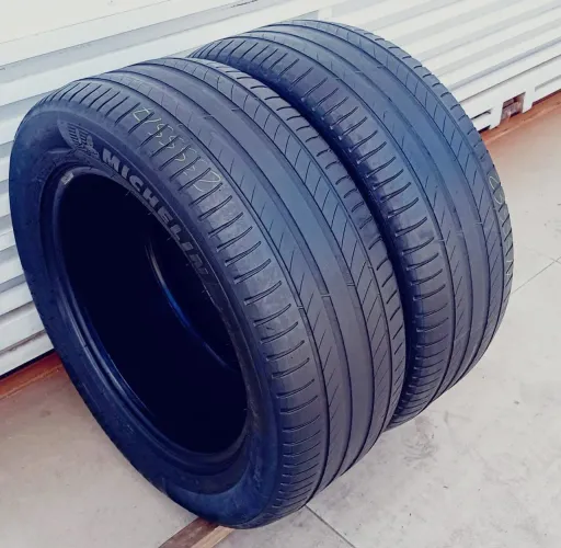 Pneu 235/55 aro 17 Michelin Primacy