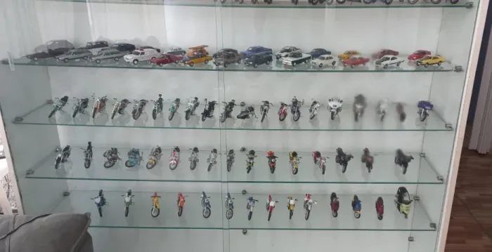 Miniaturas carros e motos