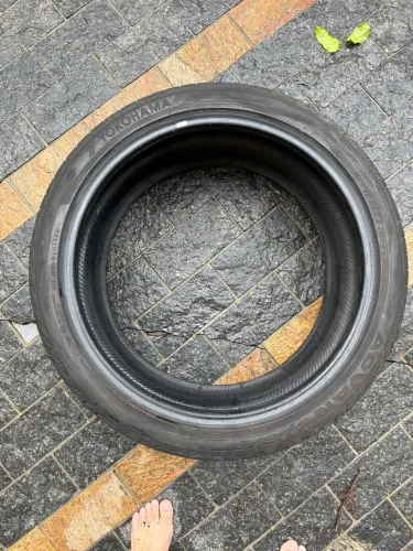 Pneus meia vida 255/40 r21 Pirelli Pzero e Yokohama Advan