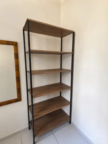 VENDE-SE ESTANTE