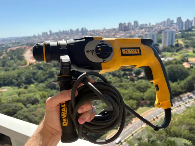 Martelete Dewalt Perfurador e Rompedor Sds Plus - D25133K