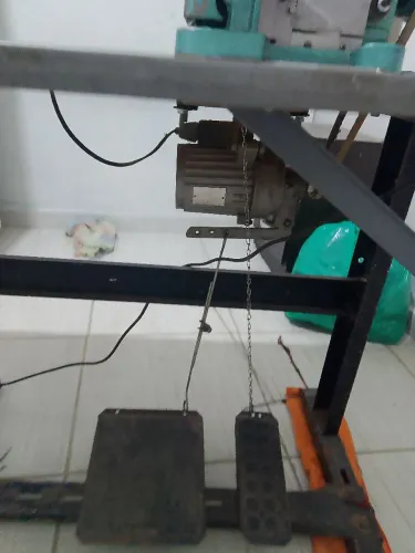 Máquina overloque 