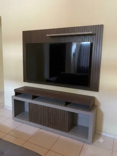 Vendo painel e rack, painel suporta até 70 polegadas