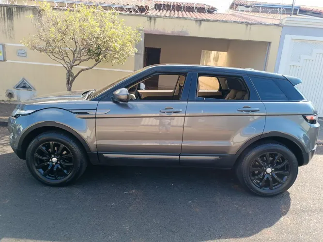 Land Rover Range Rover Evoque Pure 2.0 Aut. 5P 2015