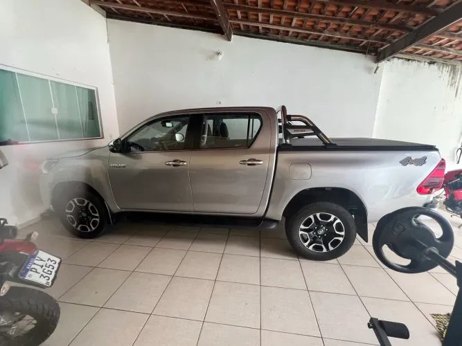 Toyota Hilux CD SRX 4X4 2.8 TDI 16V Diesel Aut. 2022