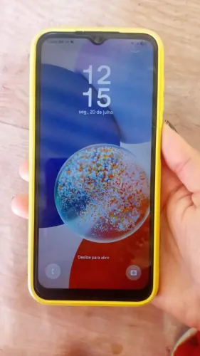 Celular semi novo Samsung 