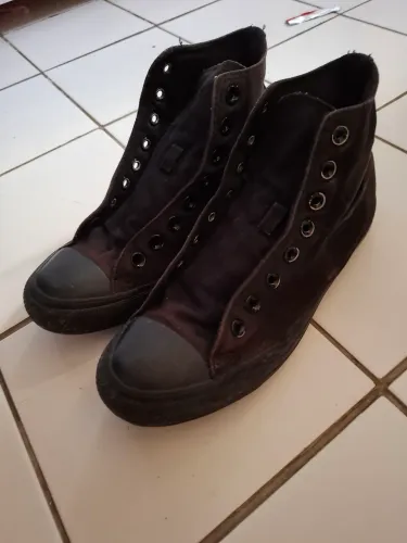 Tenis All Star preto usado