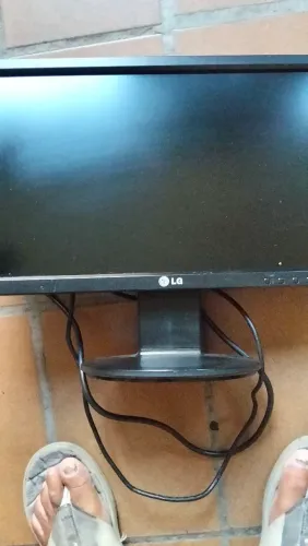 Monitor LG 19" 