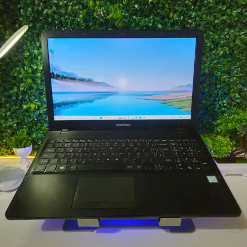 Notebook Samsung Core  i7 7? Gen/ 16GB RAM DDR4/ SSD/ GPU NVIDIA 2GB/ BATERIA BOA