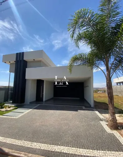 Alugo casa no condomínio fechado gaudi anapolis