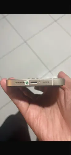 Vendo iPhone 14 sem marcas de uso seminovo vai com adesivo chave carregador