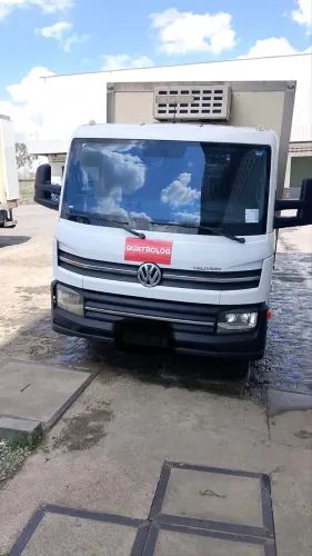 Caminhão Baú refrigerado - V/W 6.160 DRC 4x2
