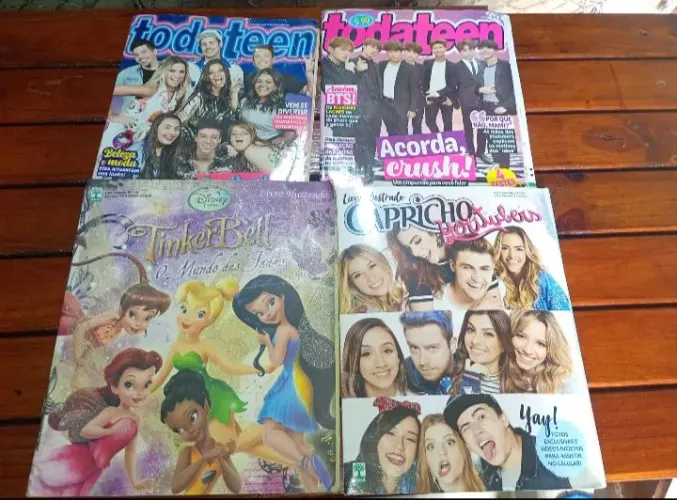 álbum de figurinhas e livros lote vai 8 itens,bts, tinker Bell, Flinstones e Jackson....