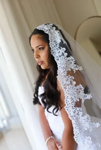 Vestido de noiva com mantilha