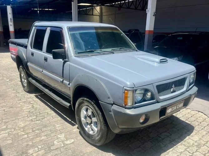 Mitsubishi L200 GLS 2.5 4X4 CD Diesel 2004