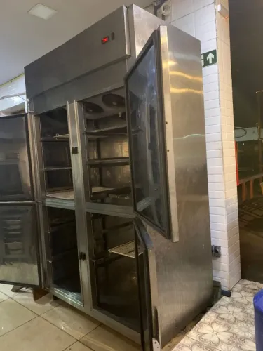 Refrigerador comercial 4 portas, em aço inox