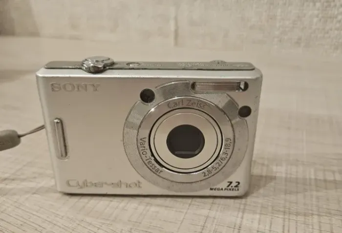 Câmera fotográfica Sony 7.2 MP Cyber-shot