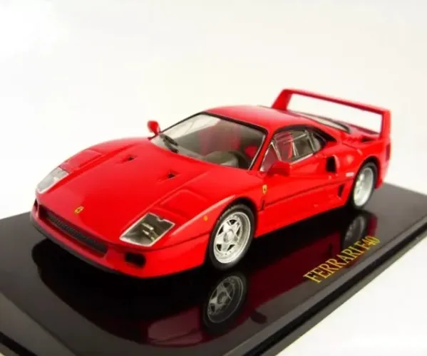 Miniatura Ferrari F40 (1:43)