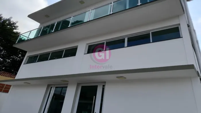 PRÉDIO COMERCIAL COMPLETO E EXCELENTE ESTRUTURA, EM PRINCIPAIS AVENIDAS DE SJC.