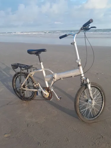 Bicicleta dobrável de alumínio da pra colocar motor