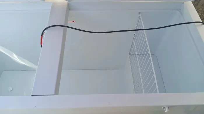 Vendo freezer horizontal 02 tampas  semi-novo fricon 500 l na garantia por R$ 2.500,00. 