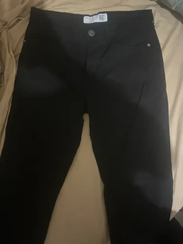 calça jeans preta, Nova.