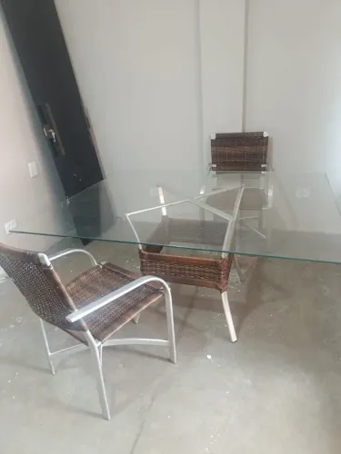 mesa de fibra sintetica e aluminio