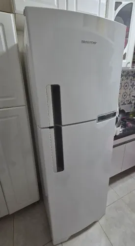Geladeira Brastemp 375L Frost Free