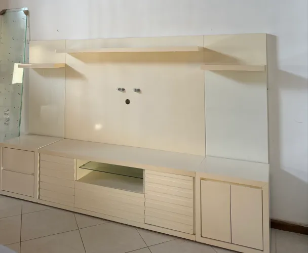 Rack com Painel para TV e Armários - Grande e Espaçoso