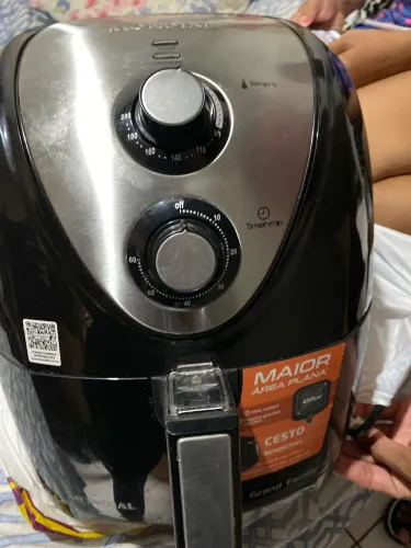 Vende se Airfryer5L  mondial